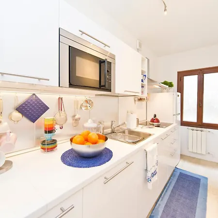 Lovely And Quiet For Two 10 Min Walk From St S Square- Vha Collection